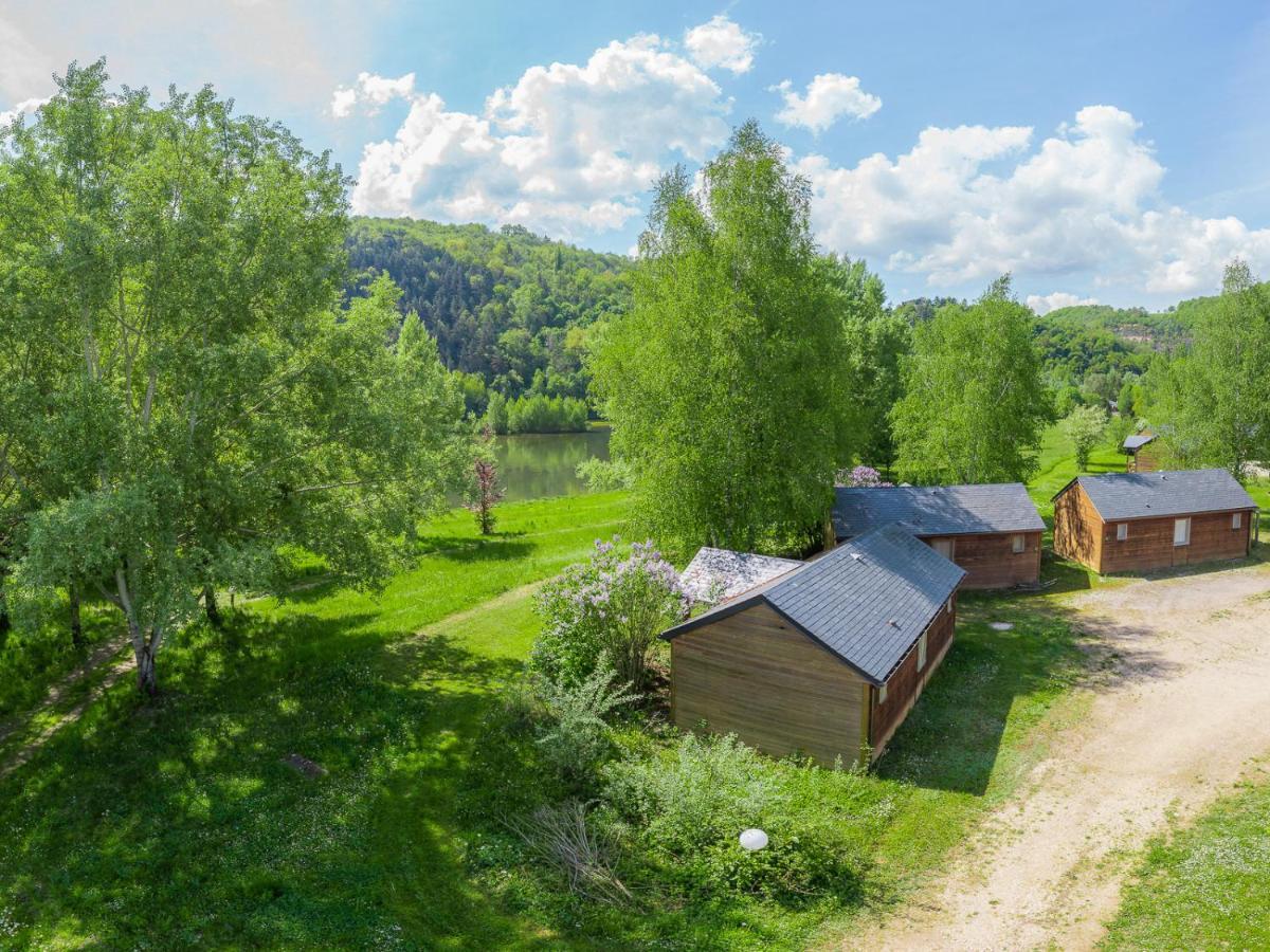 Les Chalets De Booz Saint-Germain-du-Teil Exterior photo